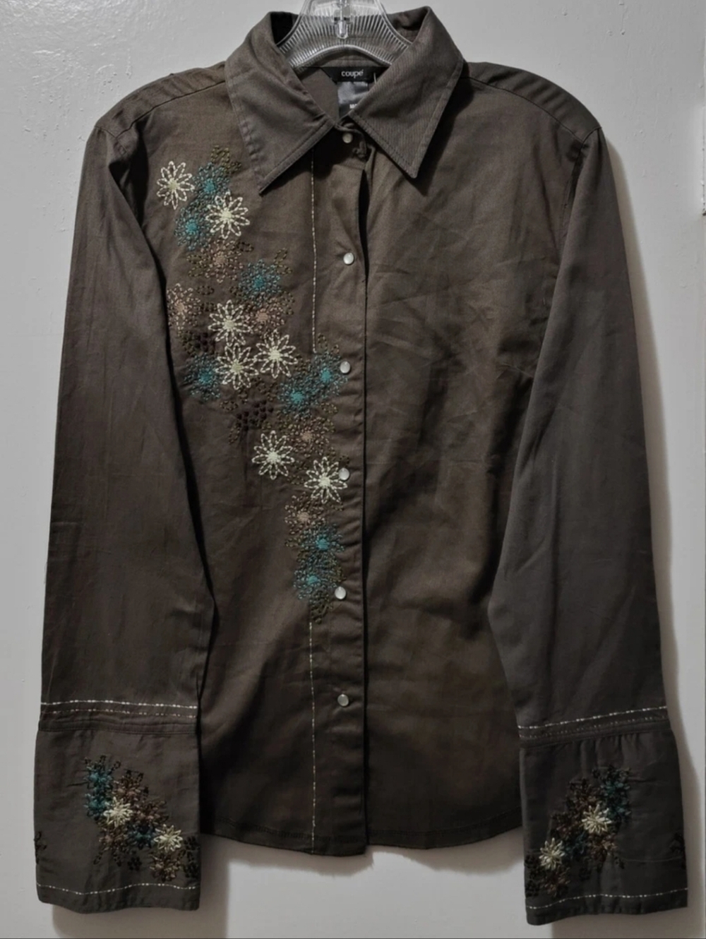 Coupe Brown Snap Buttoned Shirt with Embroidered Florals Long Sleeves size M